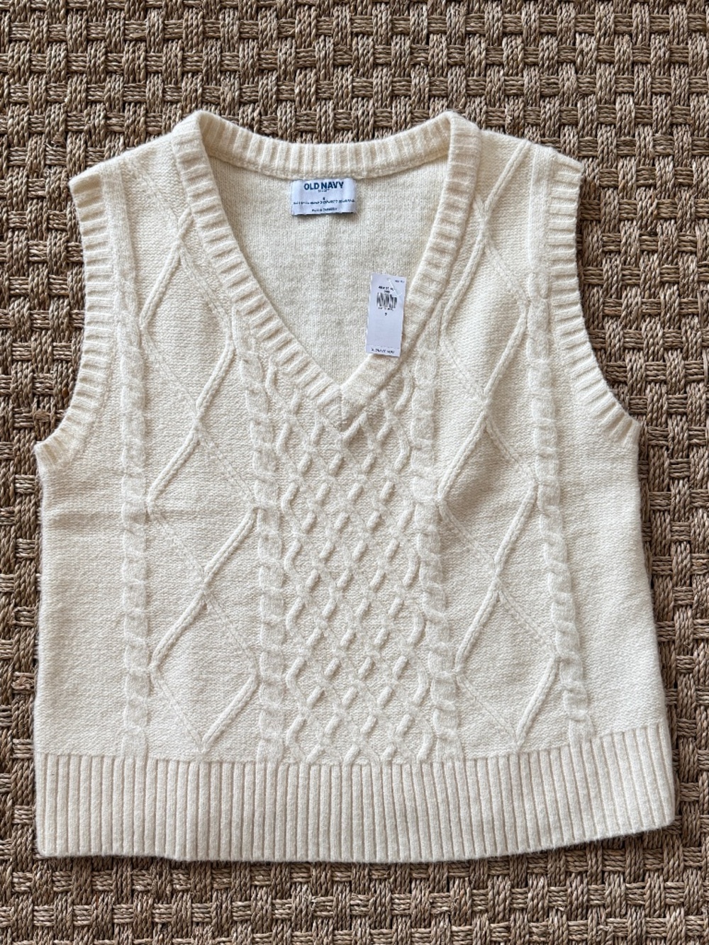NWT Old Navy Size S cabled off-white sleeveless v-neck sweater vest